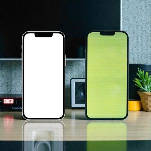 Sửa Lỗi Màn Hình iPhone 13 Pro Max Xanh Trắng Quận 2 | Giá Rẻ 2026